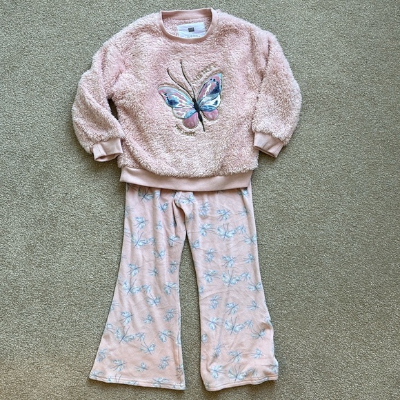 Sweatpants set. - Picture 1 of 5